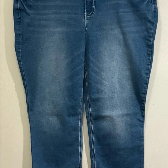 a.n.a Blue Boot Cut capris with Decorative Pockets - Picture 7 of 9